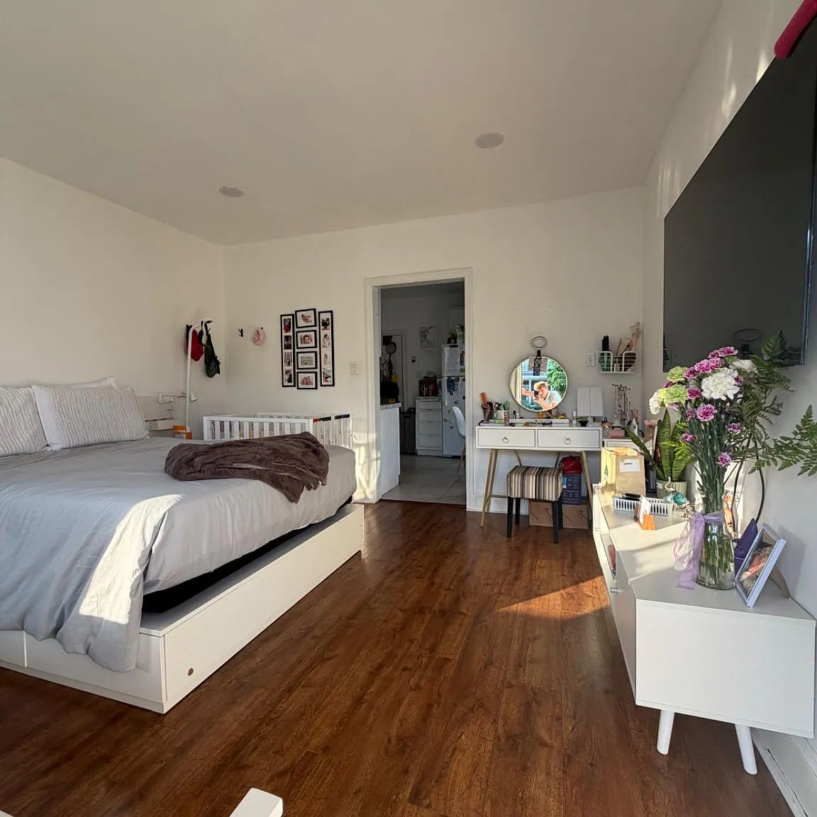 1 bed, 1.0 bath, 1200 sqft, $1,700 — Photo 2