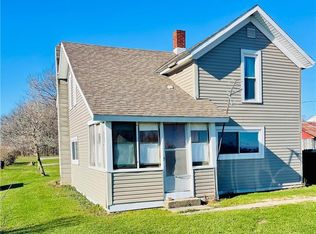 9592 Lake Rd, Hicksville, OH 43526