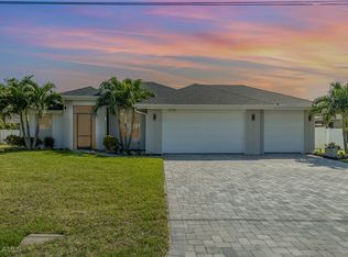 3915 SW 15th Place Cpe, Coral, FL 33914