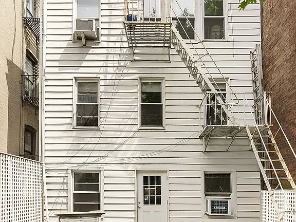 3rd image of 1390 Lexington Ave