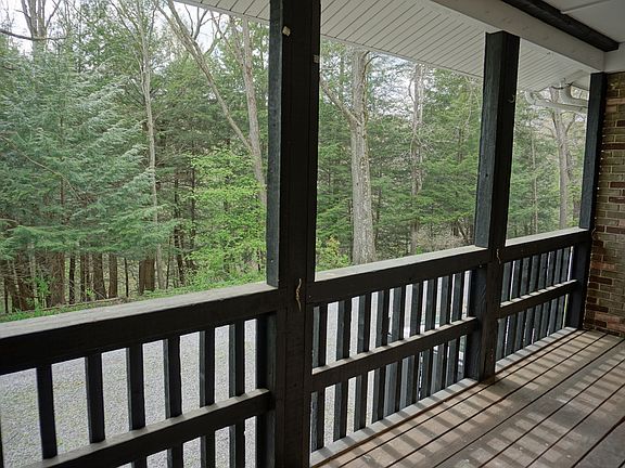 Quaint Deck overlooking woods