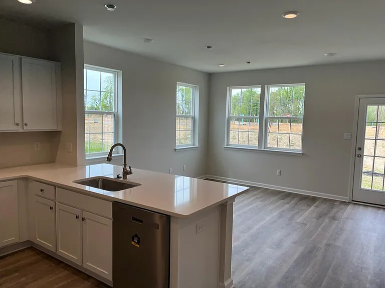 49 Elliot Ln — Photo 3