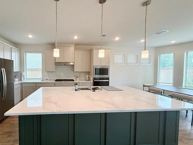 22037 Gateway Arch Dr — Photo 9