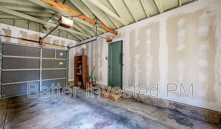 175 Giorno Ave — Photo 32