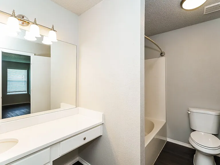 1121 Sandalwood Dr — Photo 12