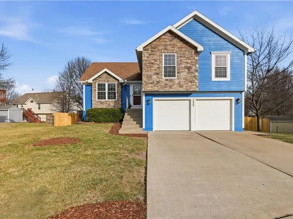 205 N Pacific Ct, Raymore, MO 64083