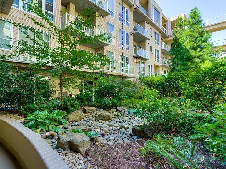 1620 NE Broadway St #517 — Photo 2