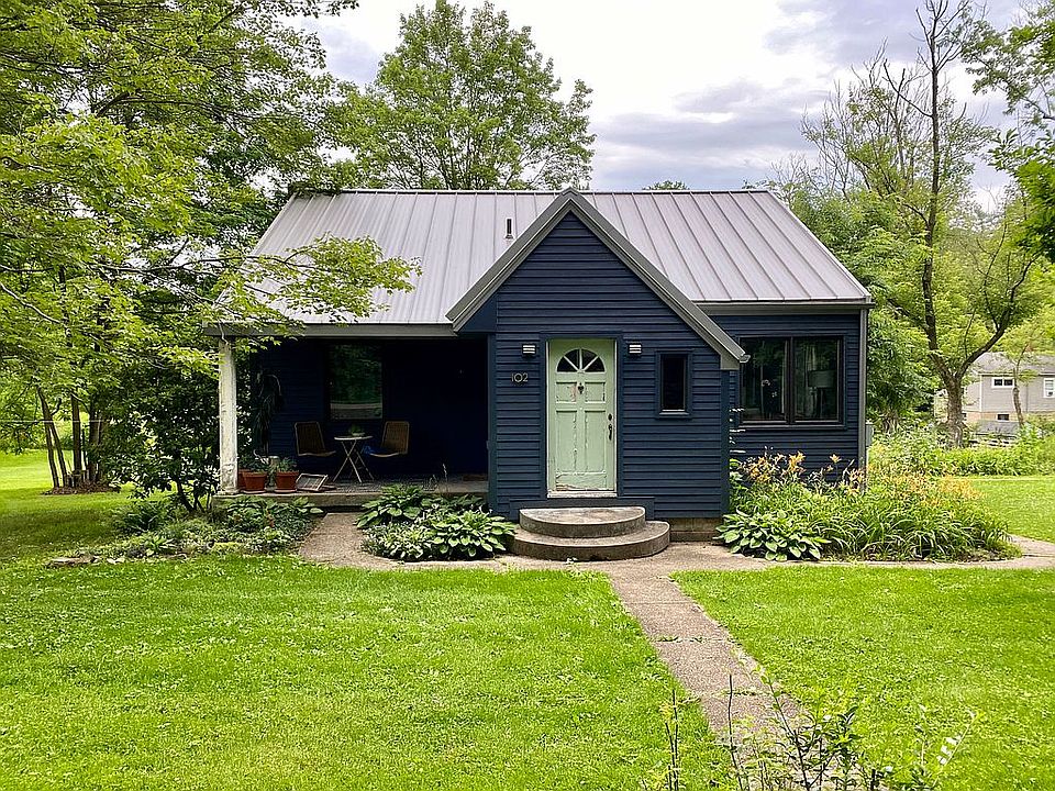 2nd image of 102 Fisher Ln