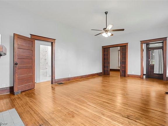 5th image of 1601 Bluff St