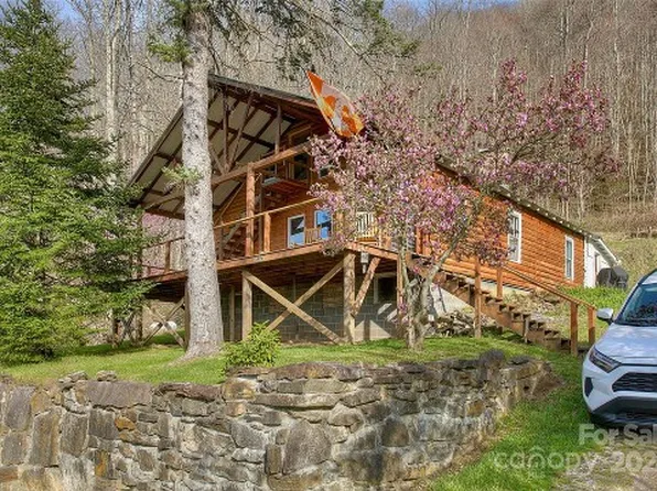 3198 Highway 261, Bakersville, NC 28705