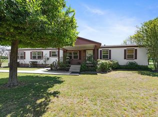 2685 Fm 1704, Elgin, TX 78621