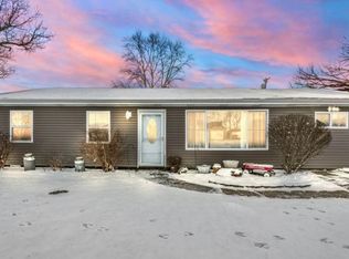 372 Cherryfield Dr, Valparaiso, IN 46385