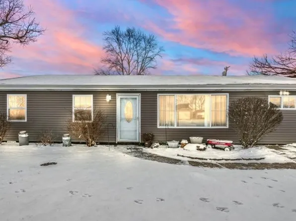 372 Cherryfield Dr, Valparaiso, IN 46385