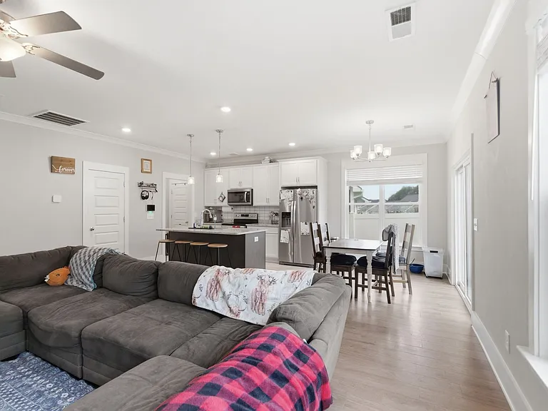 8649 Lawson Dr — Photo 14