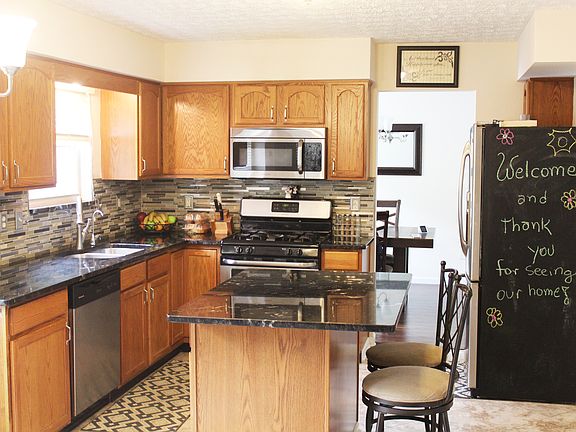 2nd image of 7841 Worthington Trace Ln
