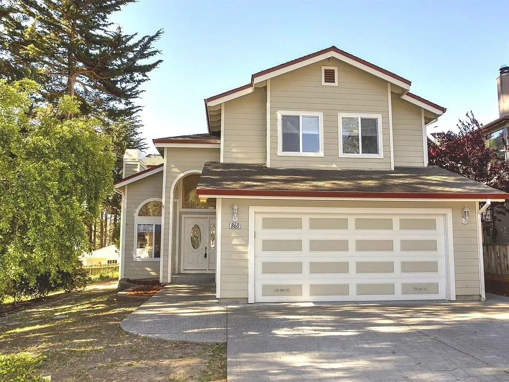 860 Edison St photo 1