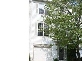 8 Columbine Pl, Delran, NJ 08075