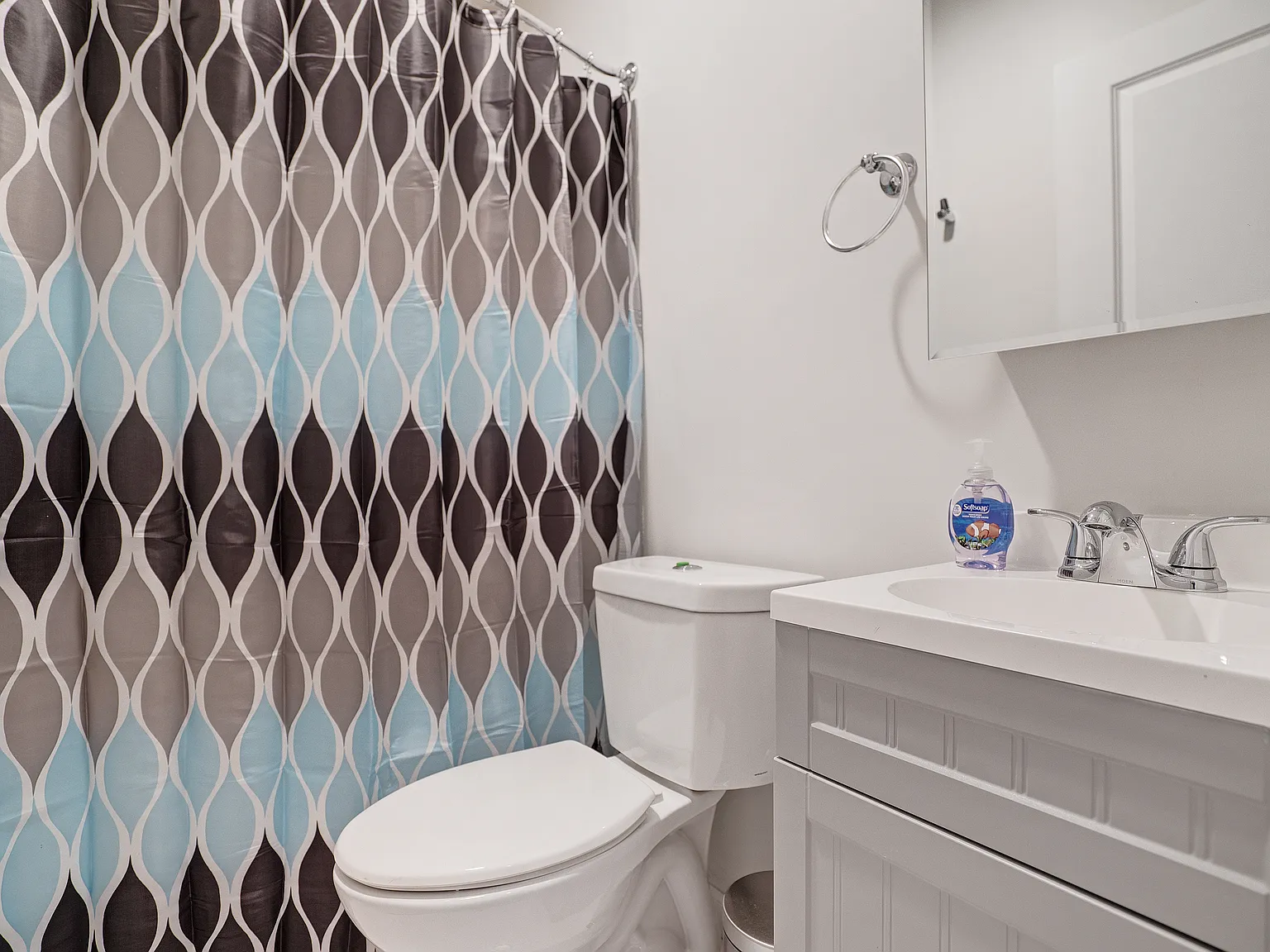 1 bed, 900 sqft, $1,325 — Photo 3