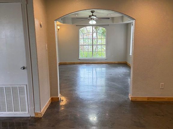 3rd image of 7 Spanish Ct