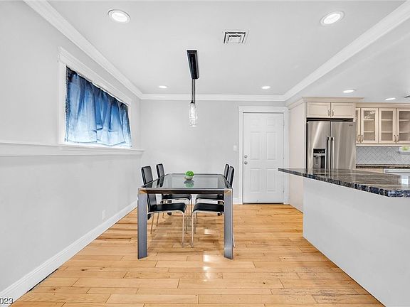 5th image of 108 Dahlia Ln