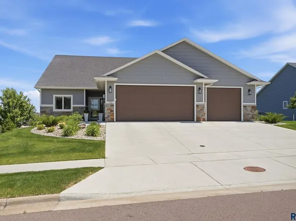 112 N Piper Dr, Sioux Falls, SD 57110