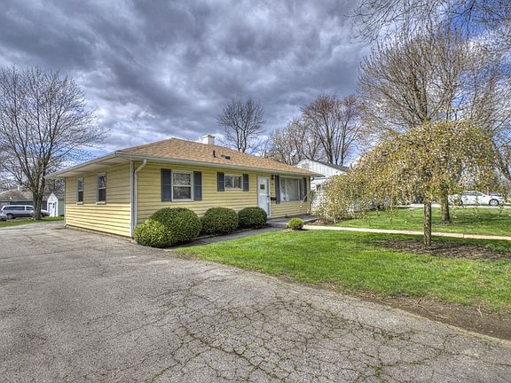 4th image of 797 Blaine Ave