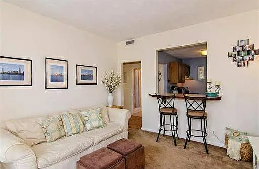 1427 Commonwealth Ave #405 — Photo 3