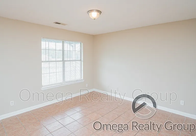 The Cove Apartments — Photo 22