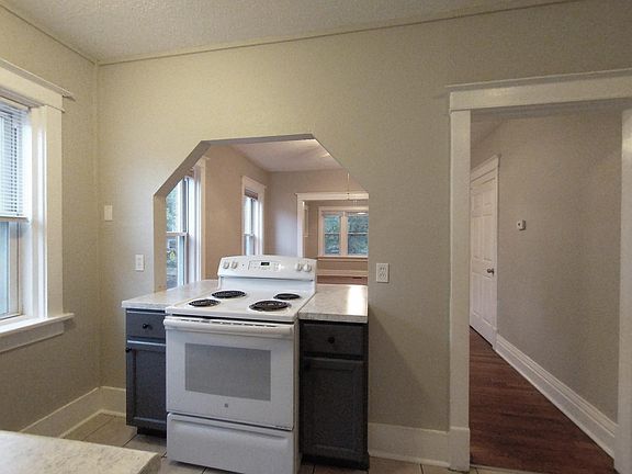3rd image of 3245 Lafayette Ave APT 1E