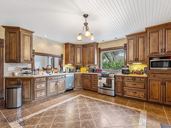 3rd image of 6 Washoe Cir