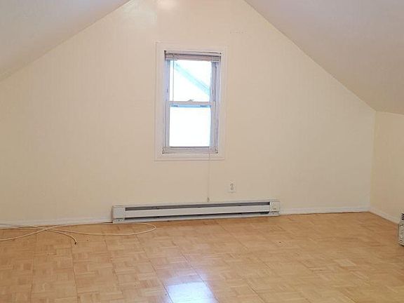 5th image of 50 Morton Ave Floor 1