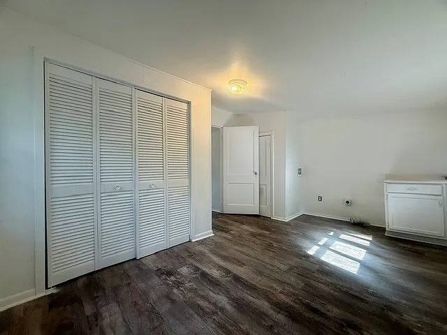605 Oak Park Drive - 1 — Photo 2
