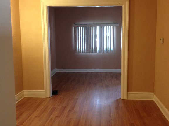 4th image of 2805 McKoon Ave