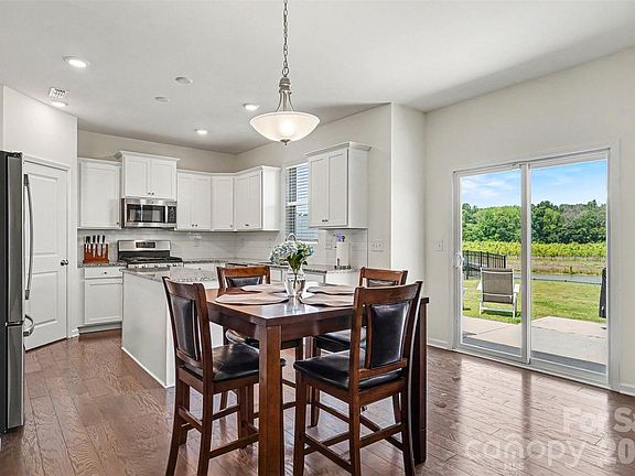 4th image of 1512 Felthorpe Way