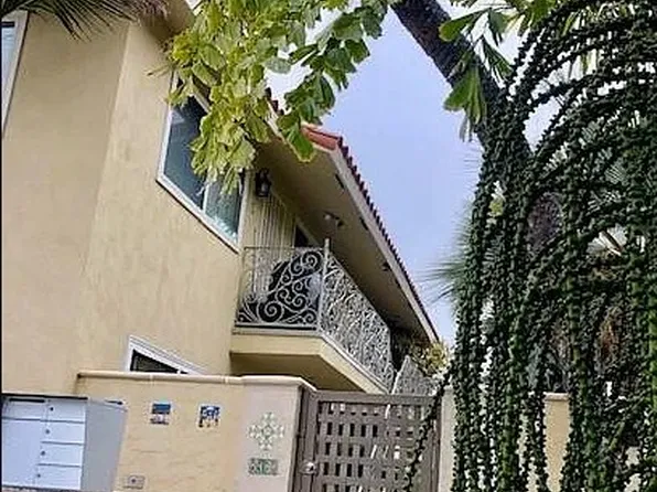 3036 Fenelon St #B, San Diego, CA 92106