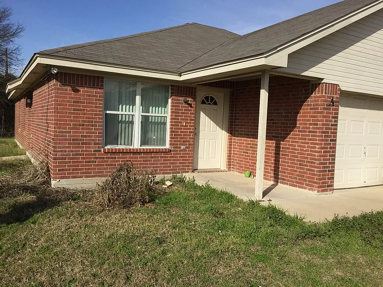 1430 Shoshoni Trl — Photo 1