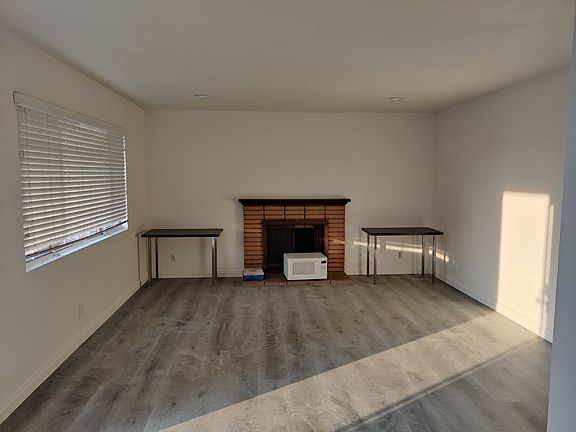5th image of 1522 N Lake Ave