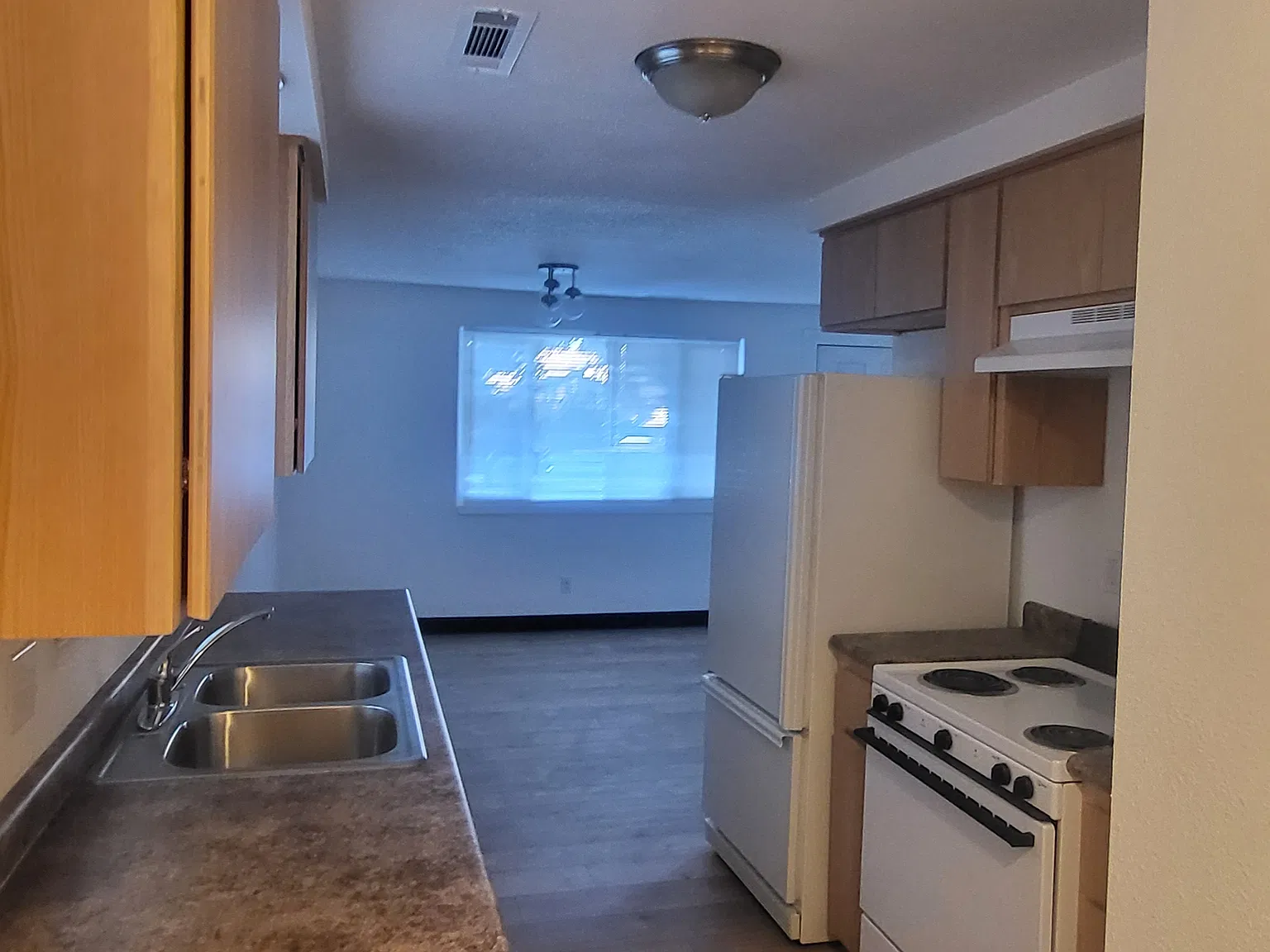 3 bed, 1092 sqft, $1,750 — Photo 2