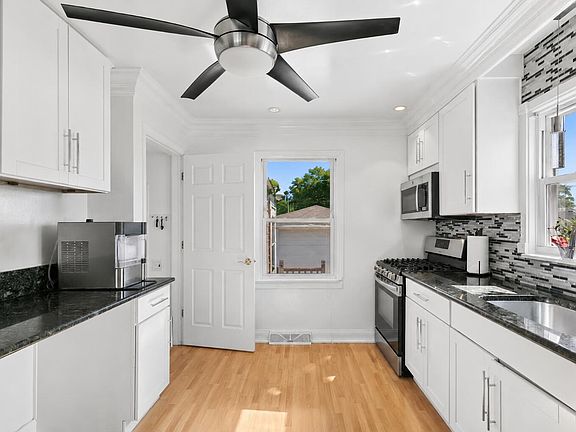 5th image of 3911 Jewett Ave