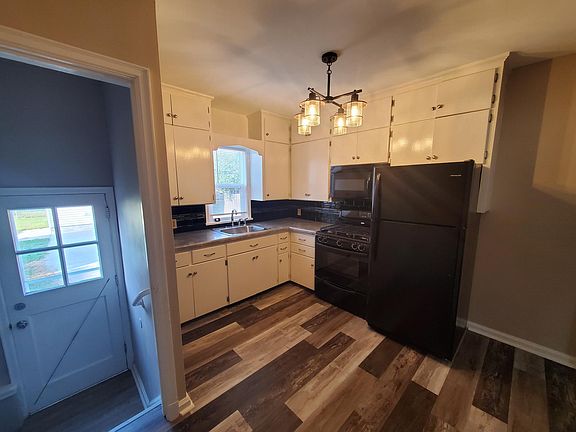 4th image of 3006 Avenue F