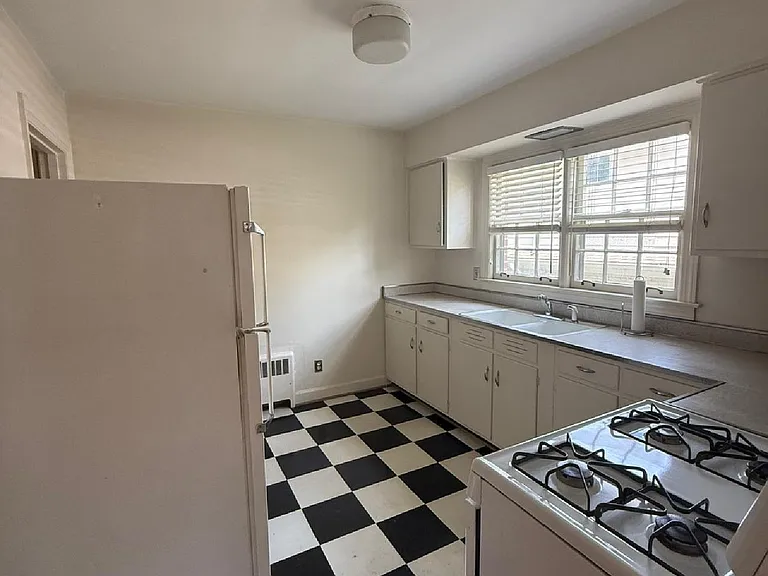 237 McDowell Rd #4 — Photo 8