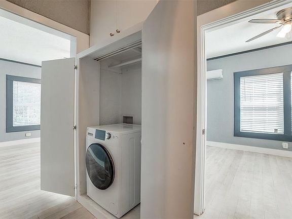 5th image of 320 W Canty St #1