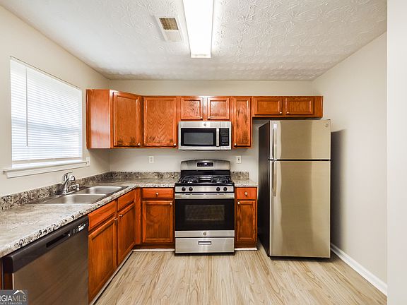 4th image of 265 Vaness Dr