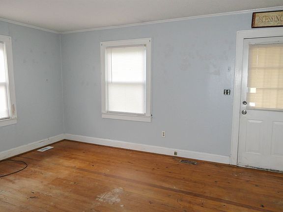 4th image of 1170 Campton Rd