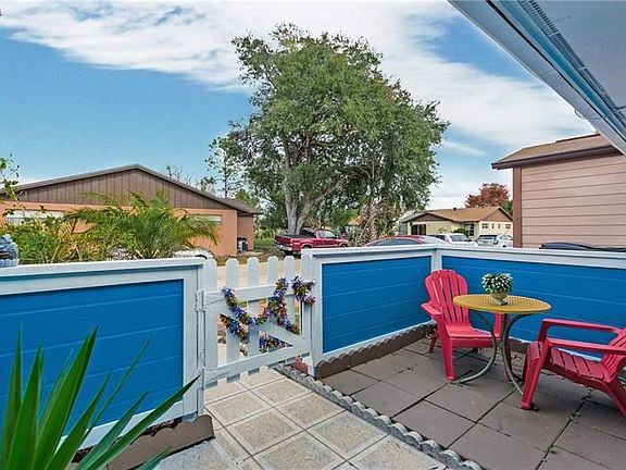 4th image of 5964 Sagunto St