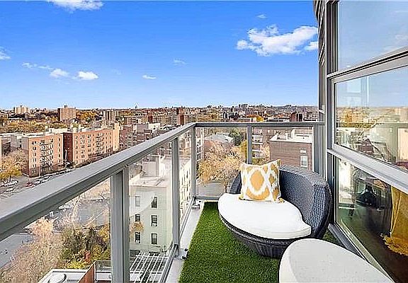 4th image of 3620 Oxford Ave APT 10A