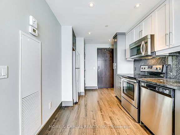 4th image of 330 Phillip St #1404