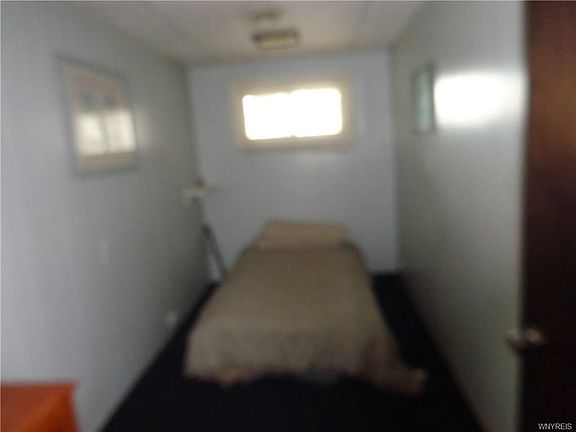 5th image of 108 Miller St