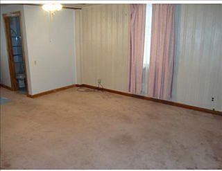 3rd image of 409 W Otterman St