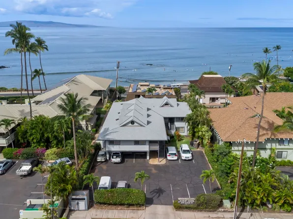 2058 Kanoe St APT 2C, Kihei, HI 96753